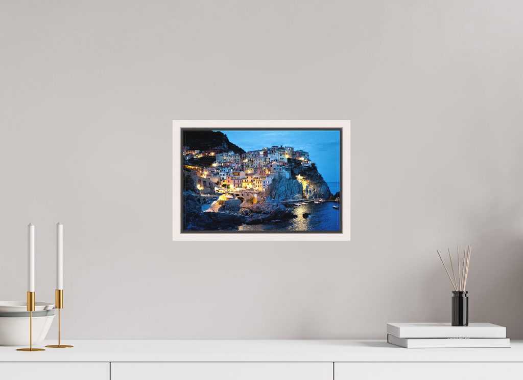 32 x 20 cm, Matte Canvas 15 mm Frame Manarola Harbour