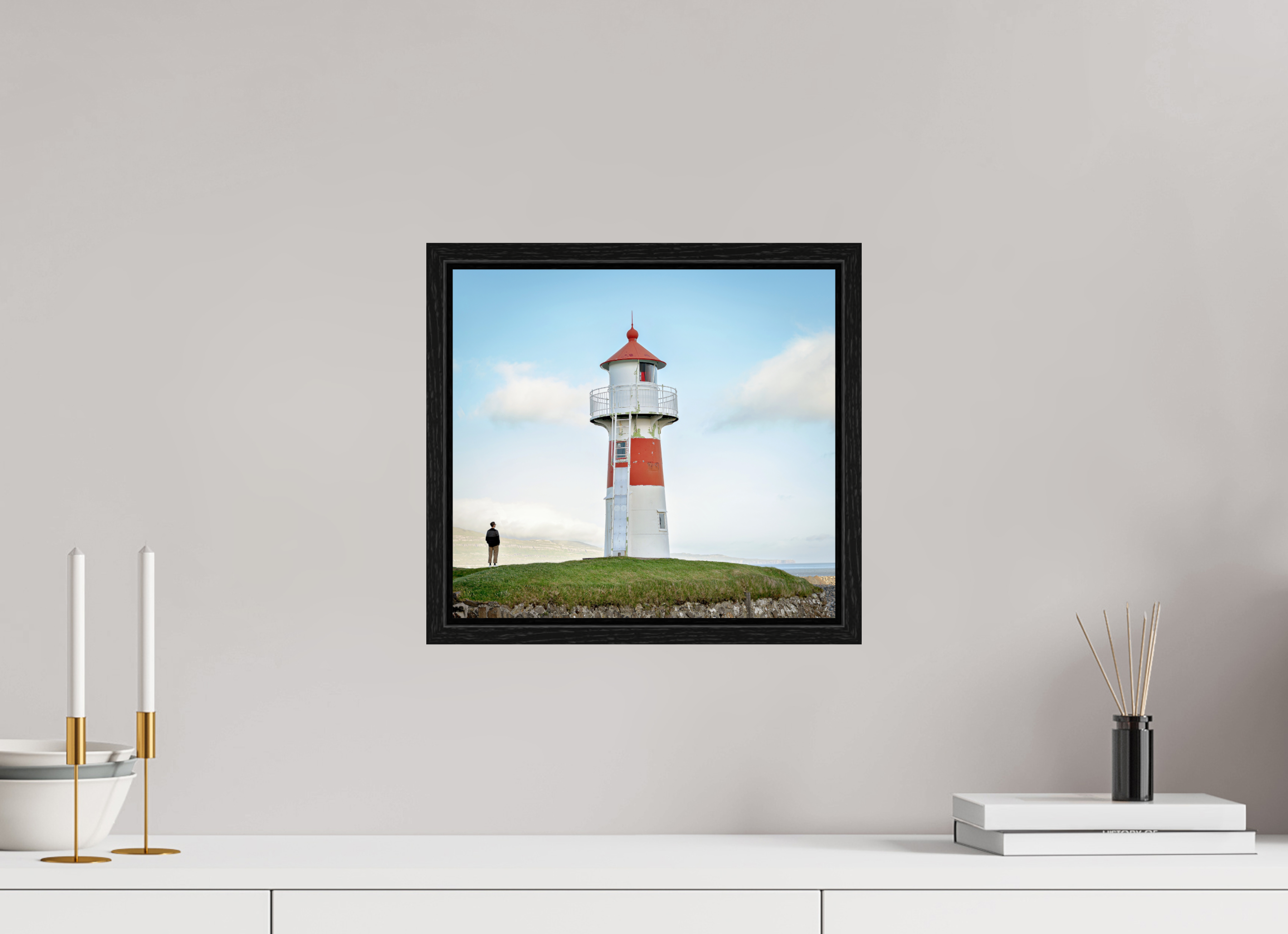 32.9 x 30 cm, Floater Frame Edge of the Horizon