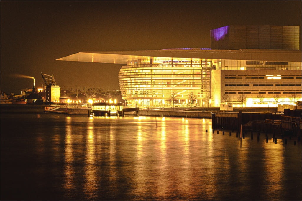 Main image Operaen at Night